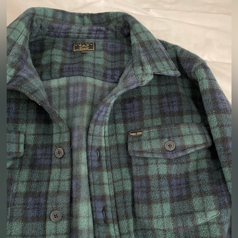Dark seas division flannel